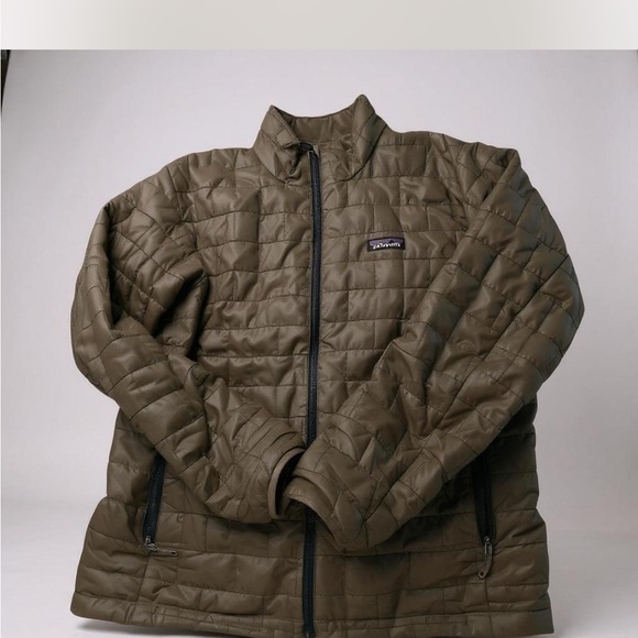 Patagonia Men's Gunmetal Quilted Jacket - Picture 1 of 6
